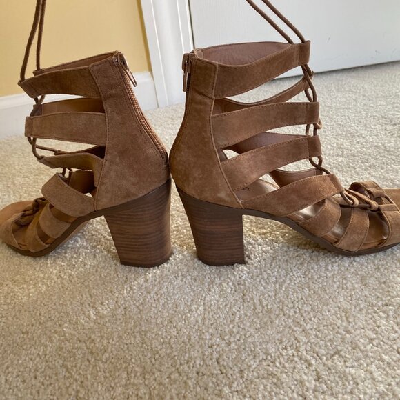 CROWN VINTAGE laceup strappy tan suede 3-1/2" heels, sz 10 - Picture 6 of 11